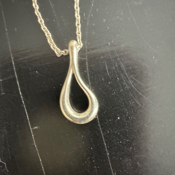 Tiffany & Co. Elsa Peretti Open Teardrop Necklace - RARE - Picture 1 of 4